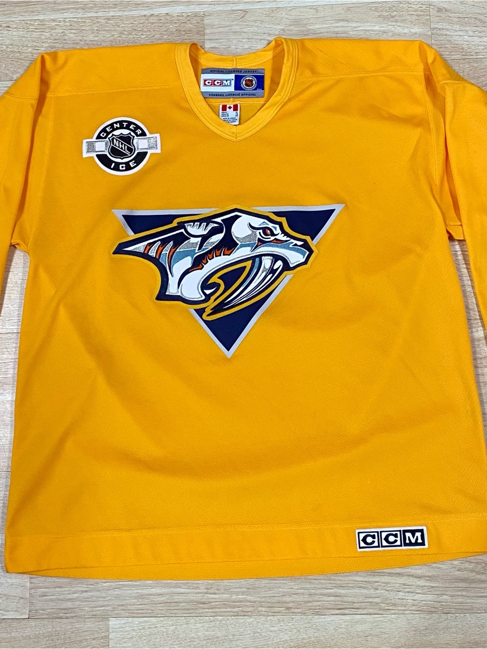 Vintage CCM Nashville Predators Jersey Men’s XL Gold Air-Knit NHL Hockey Apparel